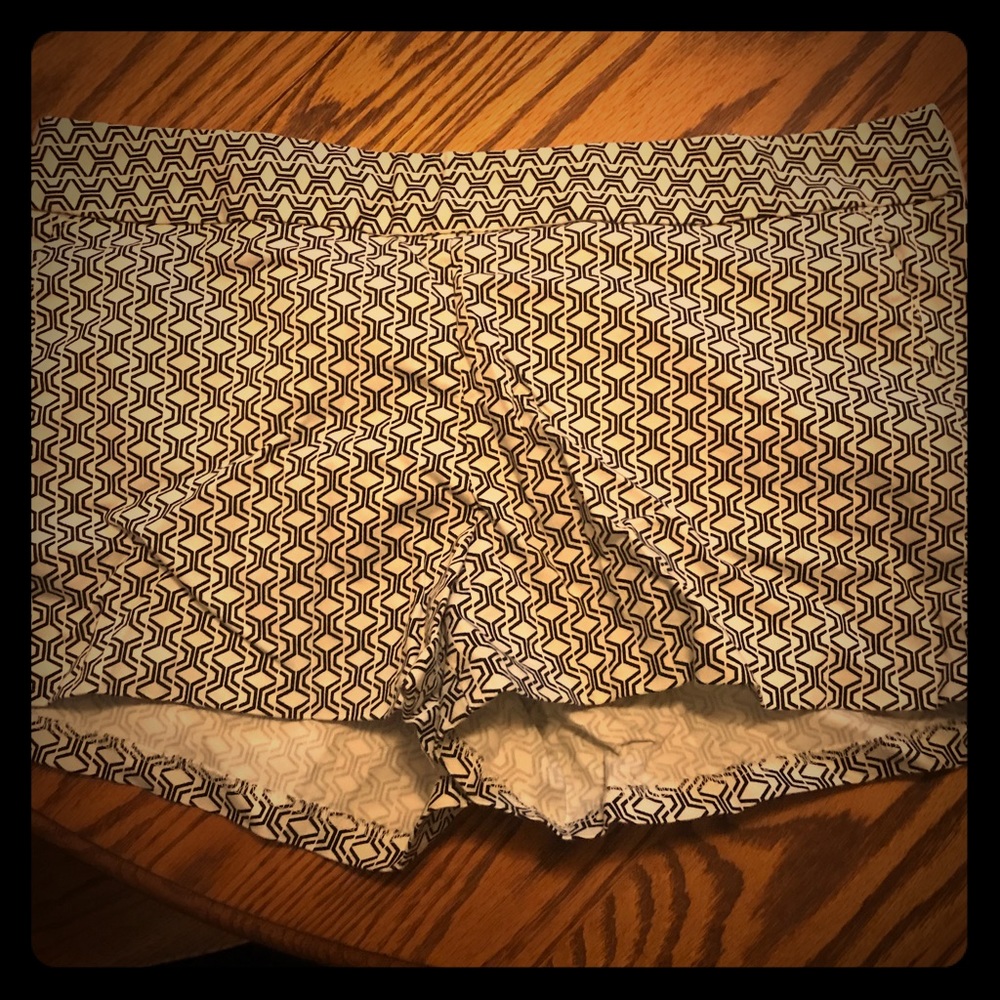 Express pattern shorts